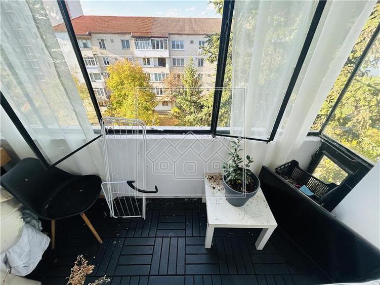 Apartament cu 2 camere semidecomandat în Cedonia