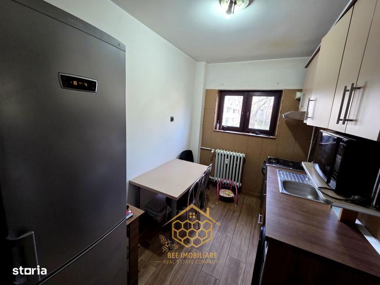 Apartament cu 2 camere decomandat în Calea București