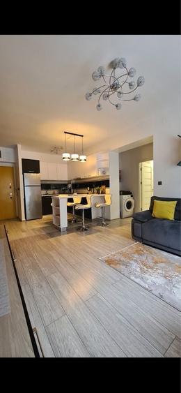 Apartament cu 2 camere semidecomandat în Platoul Izvor