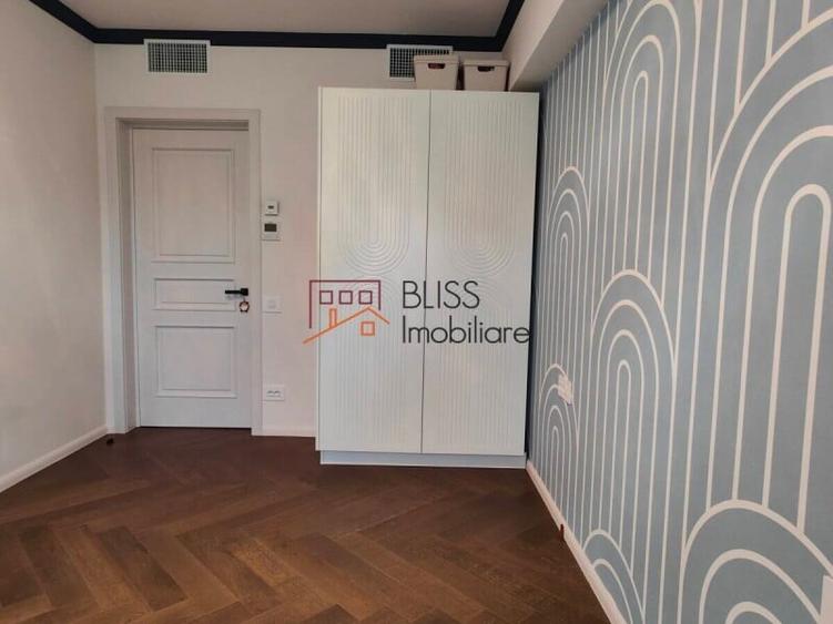 Apartament cu 3 camere semidecomandat în Dacia