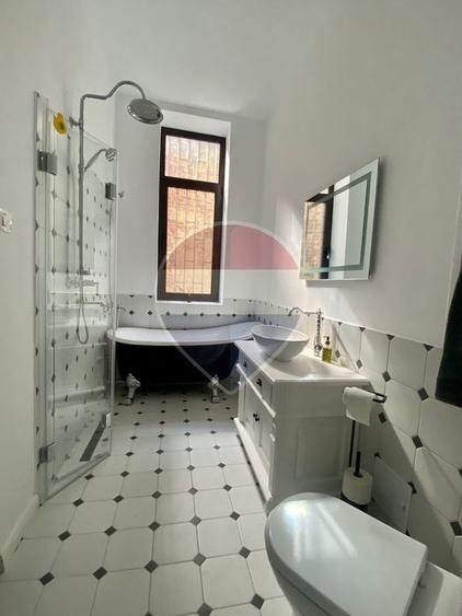 Apartament cu 3 camere decomandat, mobilat în Ultracentral