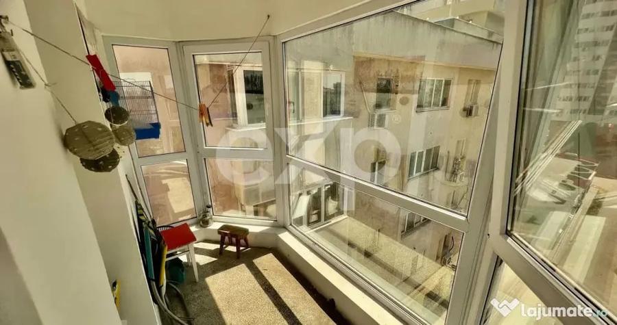 Apartament cu 3 camere decomandat în Capitol