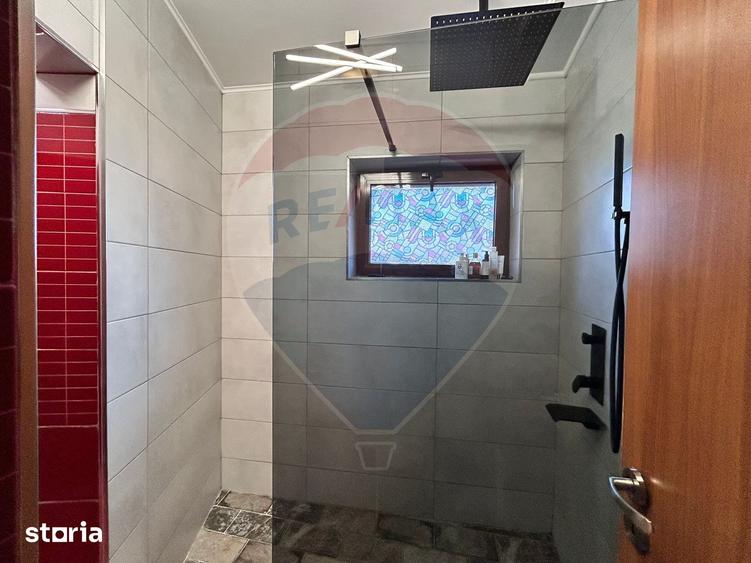 Casă cu 5 camere cu Teren 300 Mp în Pictor Rosenthal