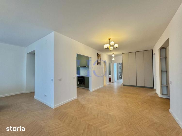 Apartament cu 4 camere decomandat în Central