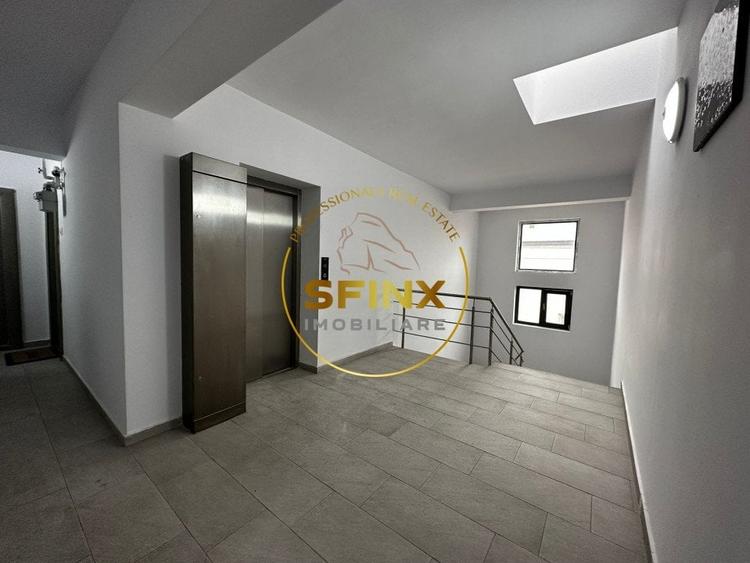 Penthouse cu 6 camere decomandat în Mihai Bravu