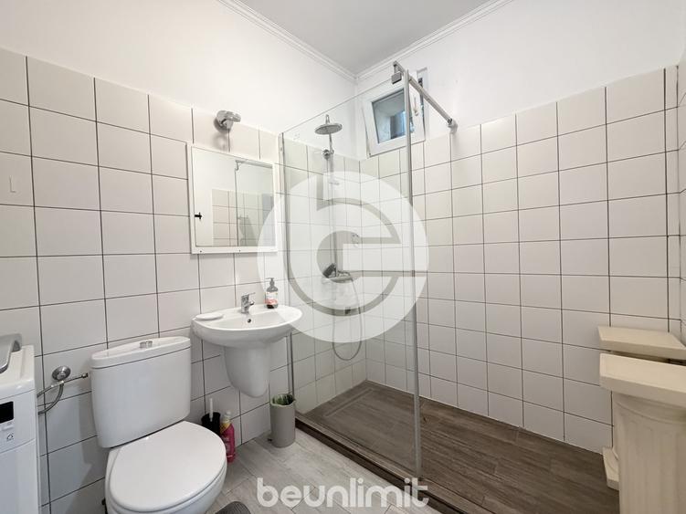 Apartament cu 3 camere decomandat, mobilat în Ultracentral