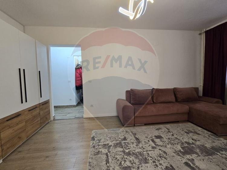 Apartament cu 2 camere semidecomandat, mobilat în Giulești