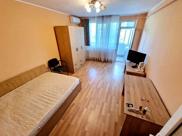 Apartament cu 2 camere decomandat în Ultimul leu