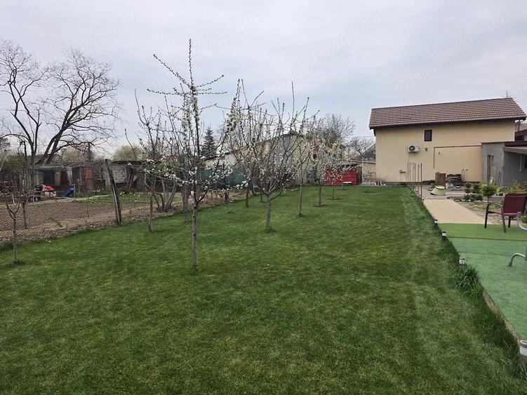 Casă cu 3 camere cu Teren 1171 Mp în Central
