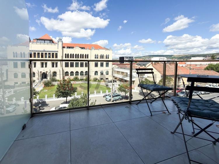 Apartament cu 2 camere decomandat, mobilat în Central