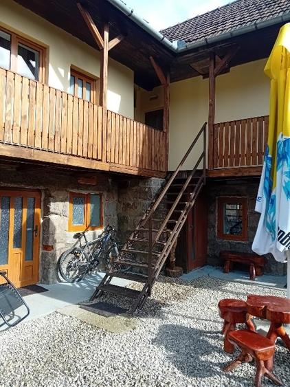 Casă cu 5 camere cu Teren 150 Mp în Central