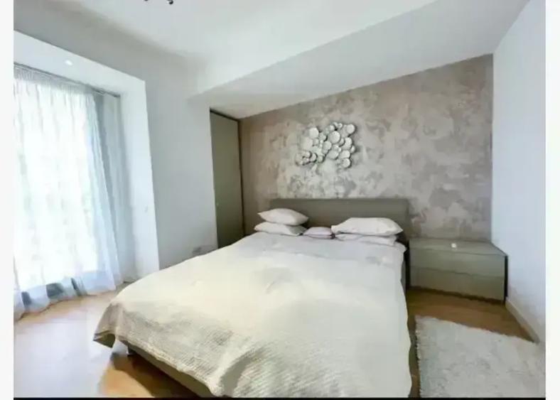 Apartament cu 4 camere decomandat, mobilat în Herăstrău