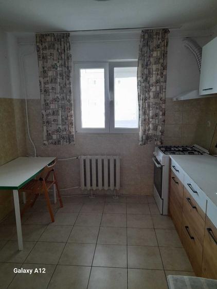 Apartament cu 3 camere decomandat în Gorjului