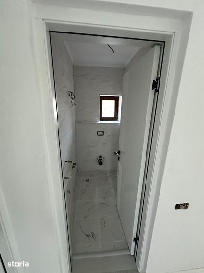 Casă cu 5 camere cu Teren 483 Mp în Corbeanca