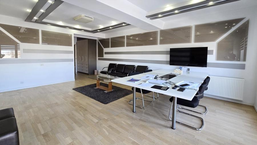 Apartament cu 2 camere decomandat în Aviației