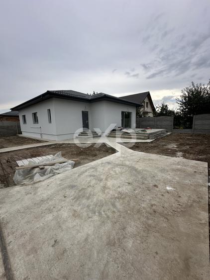 Casă individuală cu 4 camere cu Canalizare în Clinceni