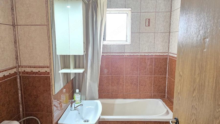 Apartament cu 2 camere decomandat în Piața Centrală