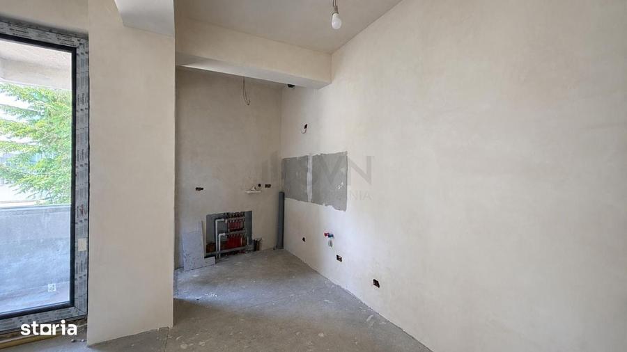 Apartament cu 3 camere semidecomandat în Ștefan cel Mare