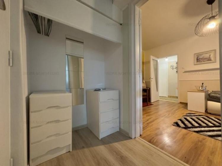 Apartament cu 2 camere semidecomandat, mobilat în 1 Mai