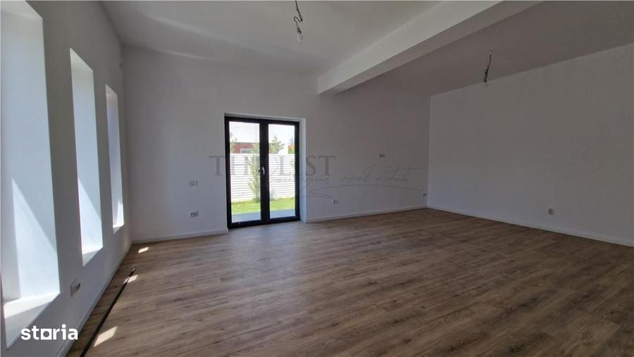 Casă cu 4 camere în Odăile