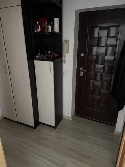 Apartament cu 3 camere, mobilat în Baba Novac