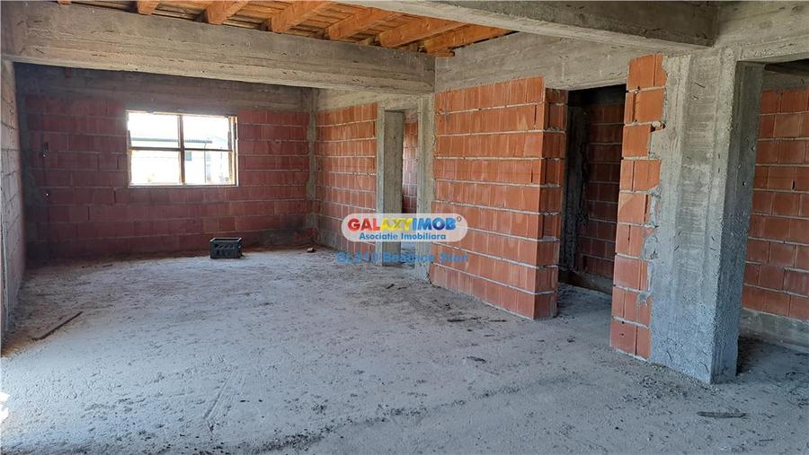 Casă cu 4 camere cu Teren 268 Mp în Est