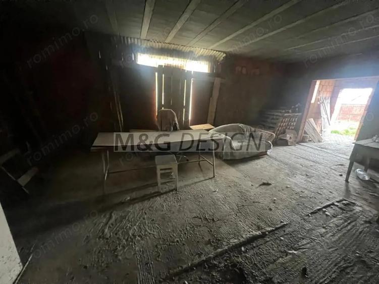 Casă cu 6 camere cu Teren 1325 Mp în Uliuc