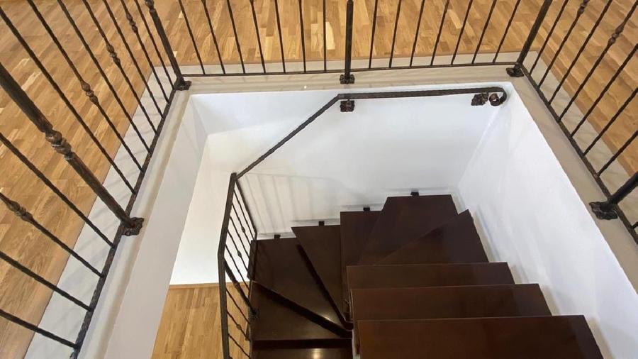 Apartament cu 3 camere decomandat în Bucium