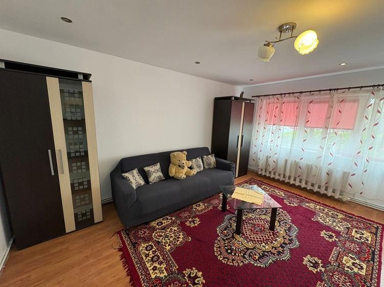 Apartament cu 2 camere decomandat, mobilat în Lenin