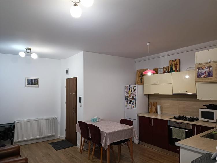 Apartament cu 2 camere semidecomandat în Cetate