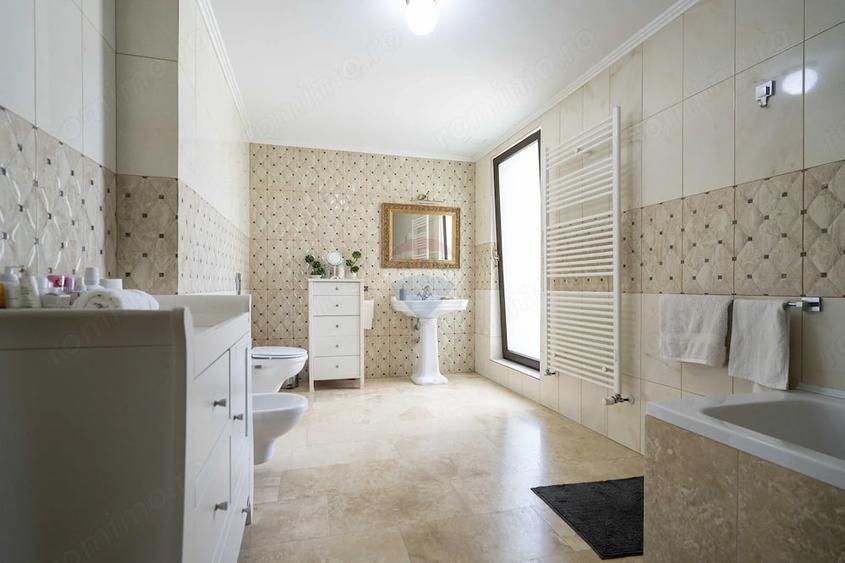 Casă cu 4 camere cu Teren 925 Mp în Nufărul