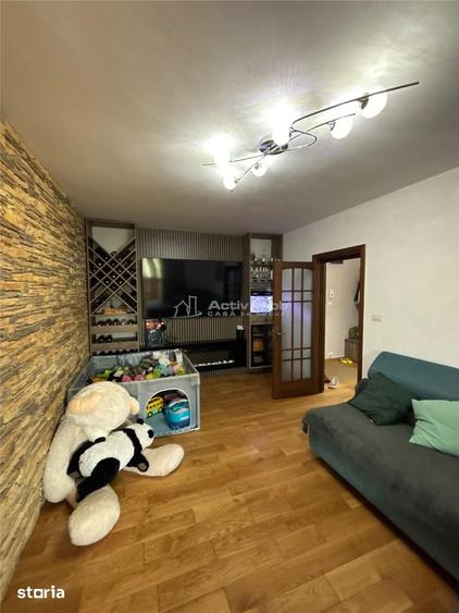 Apartament cu 3 camere decomandat în Micro 19
