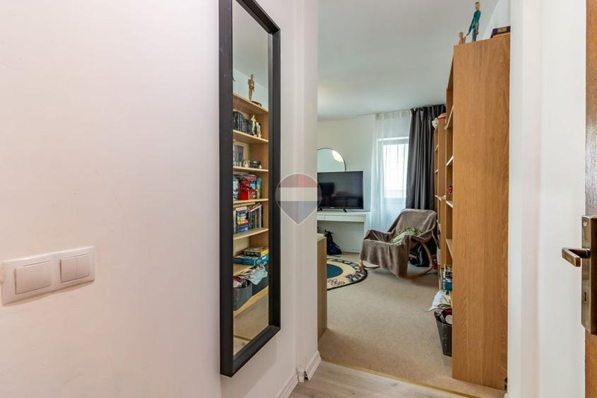 Casă individuală cu 8 camere cu Teren 476 Mp în Corbeanca