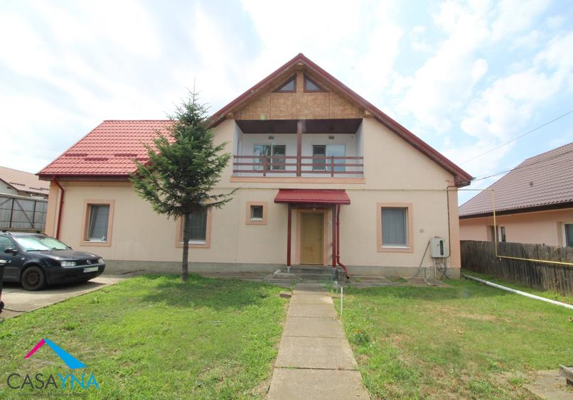 Casă individuală cu 7 camere cu Canalizare în Mărgineni