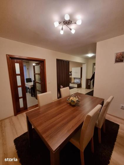 Apartament cu 3 camere decomandat în Bucium