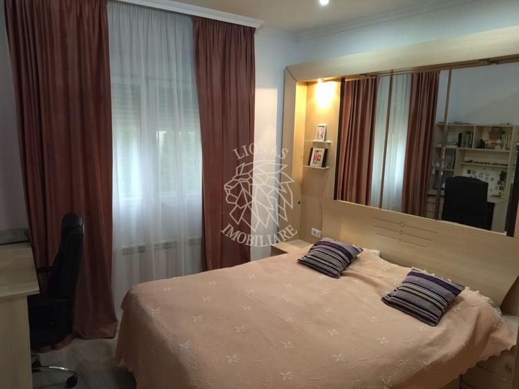 Casă individuală cu 7 camere cu Canalizare în Salva
