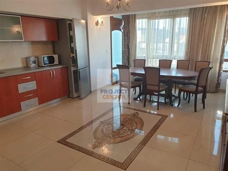 Apartament cu 3 camere decomandat în Ultracentral