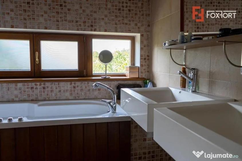 Casă cu 6 camere cu Teren 910 Mp în Crișan