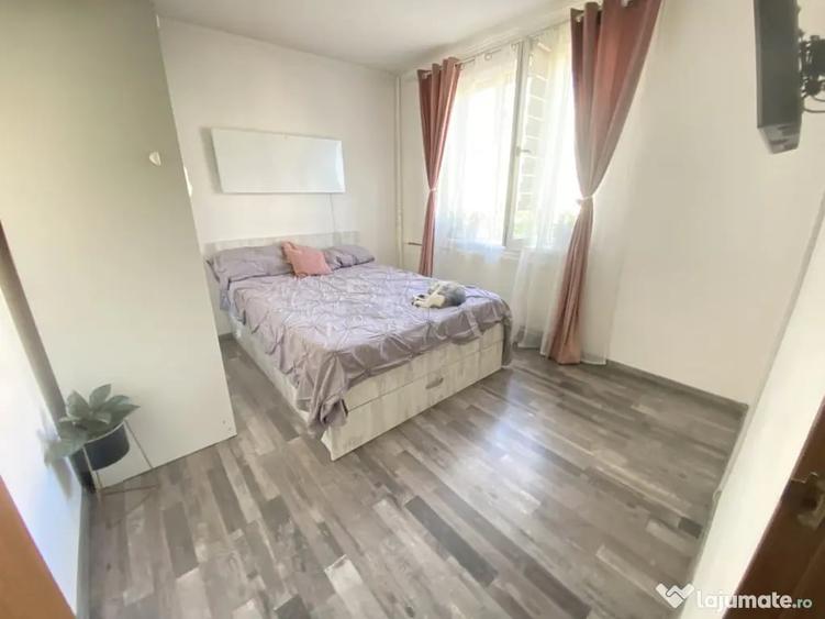 Apartament cu 3 camere decomandat în Mărgeanului