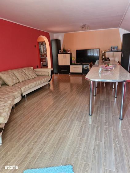 Casă cu 5 camere cu Teren 507 Mp în Găvana