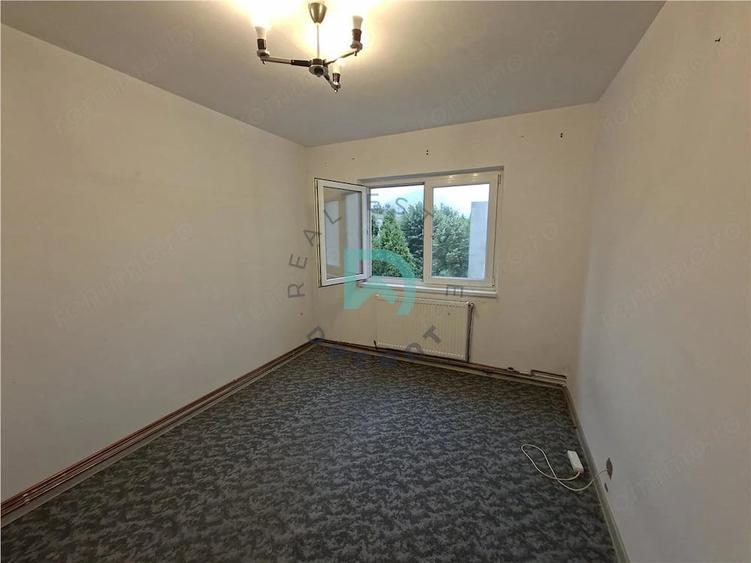 Apartament cu 4 camere în Centrul Civic
