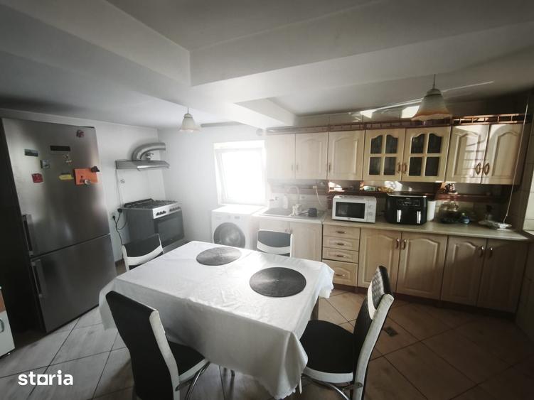 Casă cu 3 camere cu Teren 210 Mp în Est