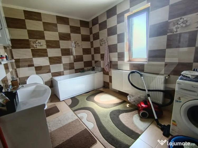 Casă cu 4 camere cu Teren 800 Mp în Central