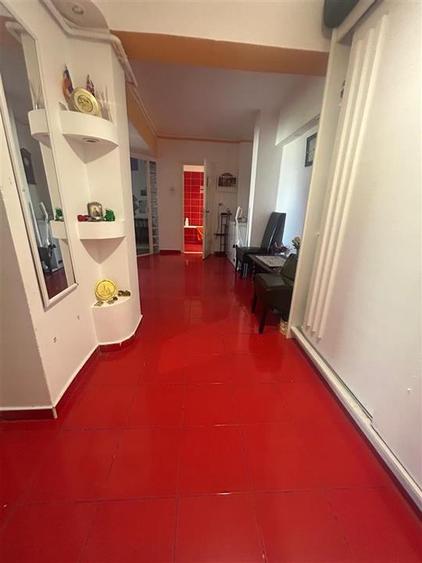 Apartament cu 3 camere decomandat în Dacia
