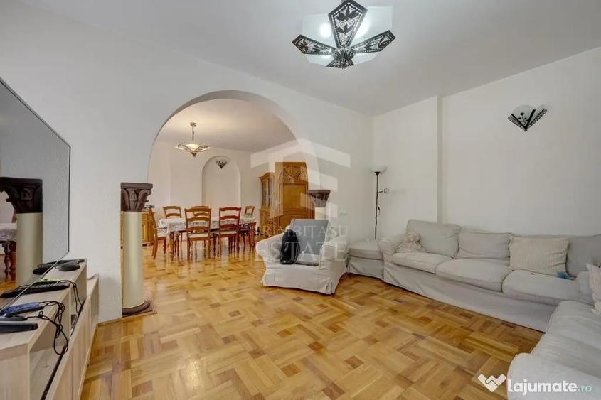Spațiu comercial, de 950 mp, în Romană