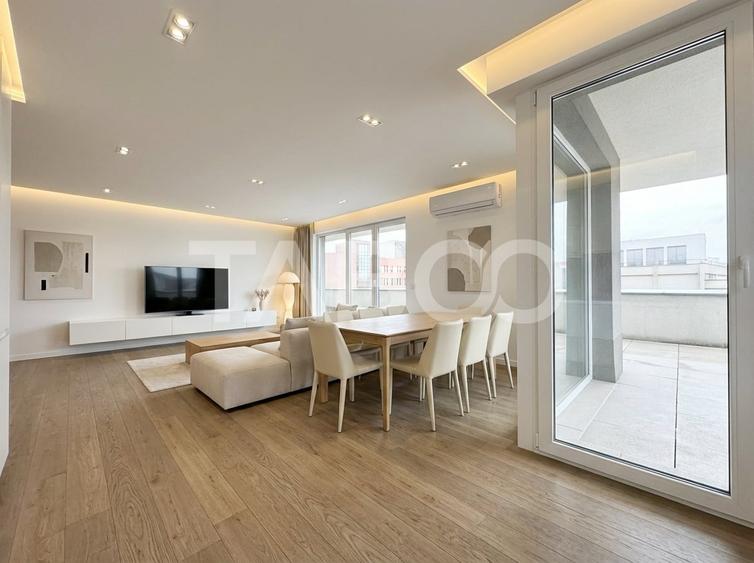 Penthouse cu 4 camere semidecomandat, mobilat în Gheorgheni