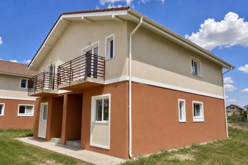 Duplex cu 5 camere cu Canalizare în Giroc