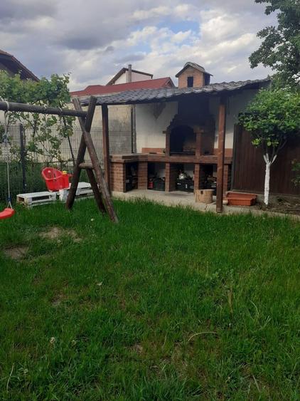 Apartament cu 3 camere decomandat în Gușterița