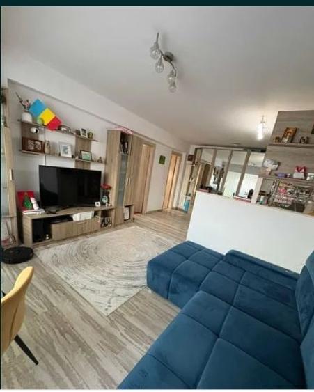 Apartament cu 2 camere semidecomandat, mobilat în Fundeni