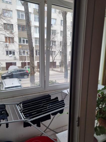 Apartament cu 3 camere decomandat, mobilat în Valea Ialomiței